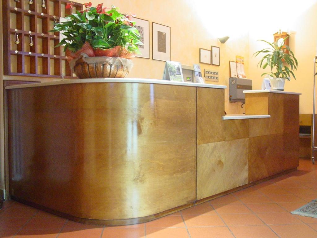 Albergo Ristorante La Scaiola Nuvolera Exterior photo